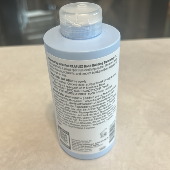 Nº.4C BOND MAINTENANCE® CLARIFYING SHAMPOO - Picture 2 of 3